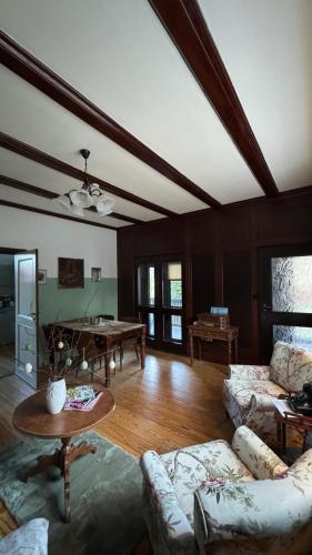 Cottage - Kleine alte Villa am See in 貝斯滕塞