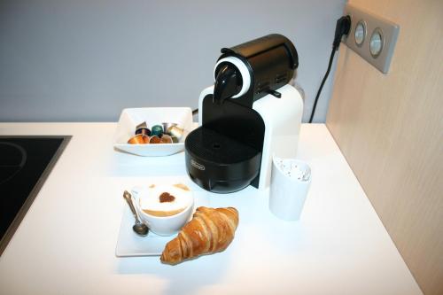 Supreme City Center Apartment - image 9