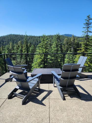 Black Arrow Chalet in Mount Washington (BC)