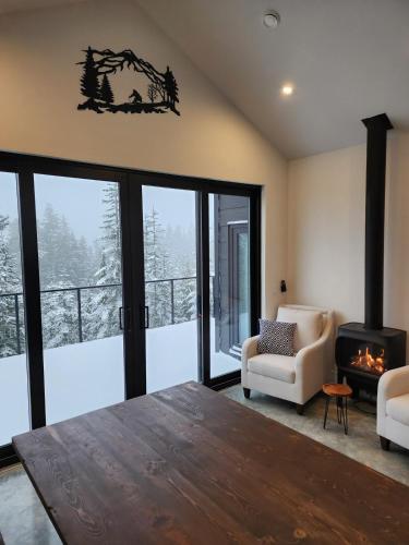 Black Arrow Chalet in Mount Washington (BC)