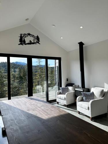 Black Arrow Chalet in Mount Washington (BC)