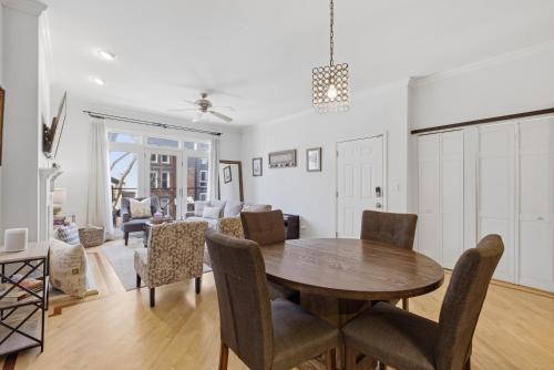 Heart of East Village 2-Bed 2-Bath Peaceful Oasis condo - image 4