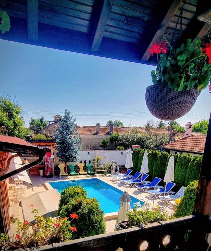 Peldbaseins, Guest house Zlateya in Madara