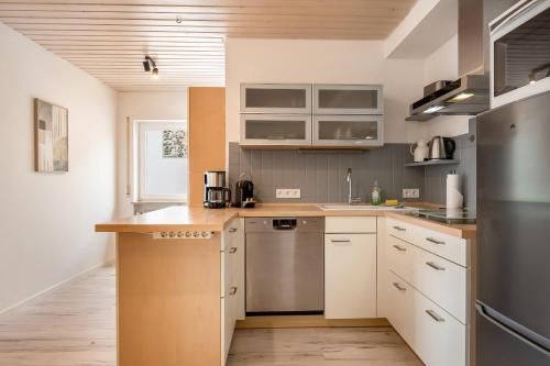 Küche, Ferienwohnung Abendsonne - zentral und modern in Langenargen in Langenargen