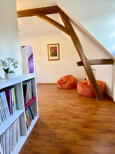 Cozy house, centre bourg, 2 suites, cheminée (Cozy house, centre bourg, 2 suites, cheminee) in 蒙巴宗