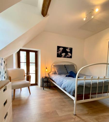 Cozy house, centre bourg, 2 suites, cheminée (Cozy house, centre bourg, 2 suites, cheminee) in 蒙巴宗