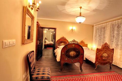 Deluxe Twin Room image 2