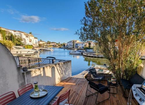 Belle marina avec piscine collective - Location saisonnière - Aigues-Mortes