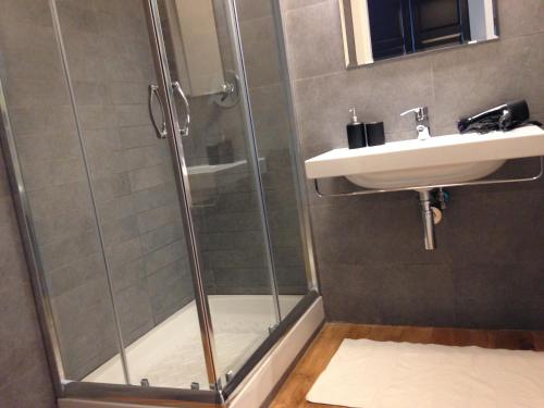 Industia Loft Apartment - image 8