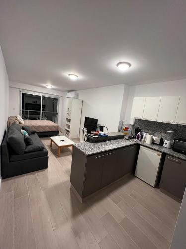 Studio con amenities zona Hospital Italiamo 42