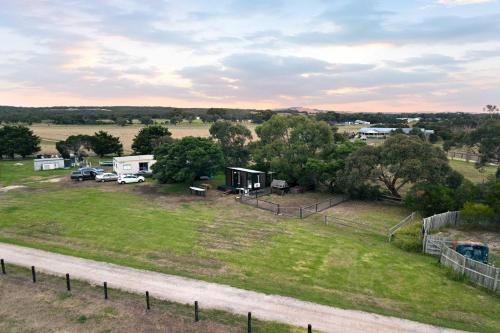 QueensFerry Farm by the Bay by Tiny Away in Grantville