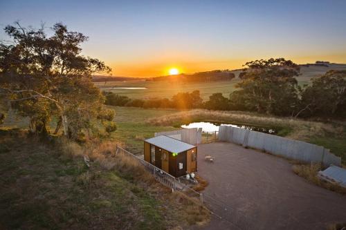 Rivergum Lodge by Tiny Away in Simpson