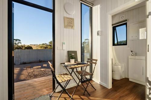 Rivergum Lodge by Tiny Away in Simpson