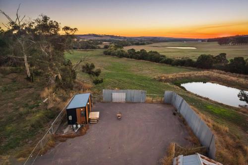Rivergum Lodge by Tiny Away in Simpson