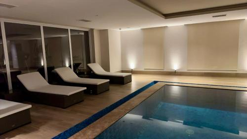 Gulberg Executive One-Bed Suite - image 9
