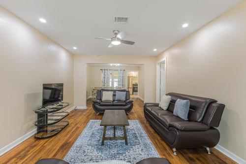 5 beds 2 bath, sleep 10 – khách sạn tại South Side