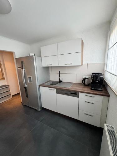 Red Silence I Design Suite im Koblenz in Bendorf