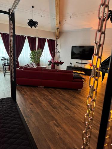 Red Silence I Design Suite im Koblenz in Bendorf