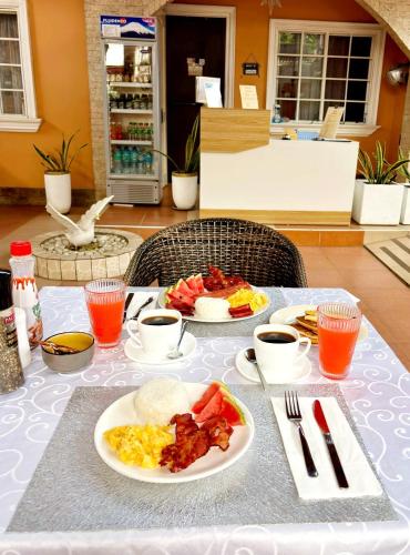 Food and beverages, Little Norway Guest house in Cebu