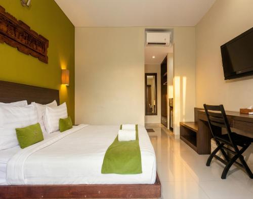 Double room, deluxe, pool view