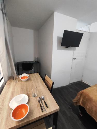 Cómoda habitación con baño privado cerca a Larcomar