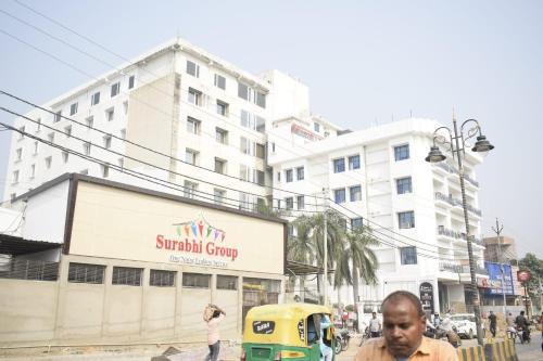 Hotel VERTEX A unit of Hotel Surabhi International – khách sạn tại Sarnath