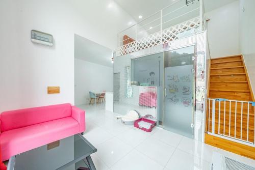 room detail thumbnail 2