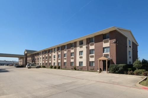Quality Inn DFW Airport North - image 36