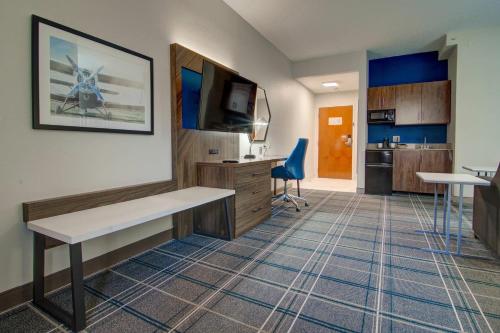 Comfort Suites Newport News Airport - image 25