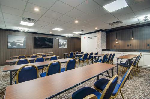 Comfort Suites Newport News Airport - image 30