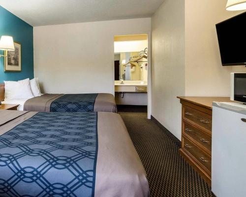 Econo Lodge University - image 26