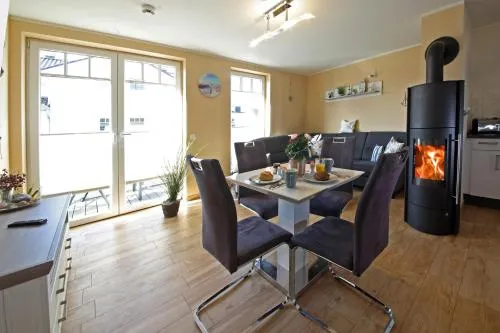 Bernstein Kamin Balkon Haustiere nur 300 m Strand in Börgerende-Rethwisch, Deutschland
