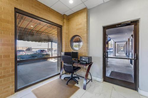 Quality Inn Columbus - image 23