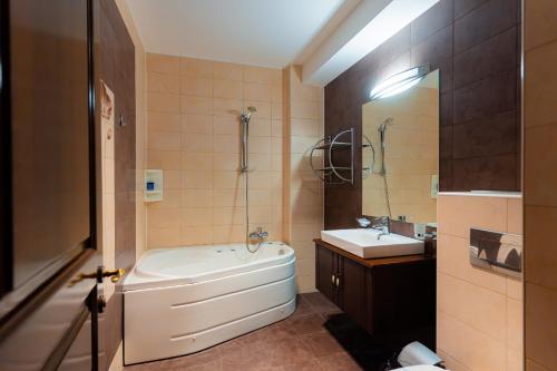 Hotel Zodiac by Sofra - image 5