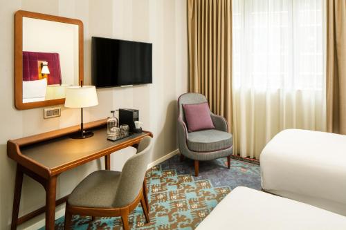 room detail thumbnail 1