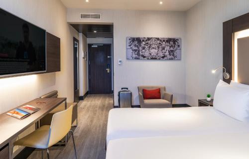 room detail thumbnail 1