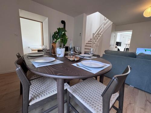 Ēdiens un dzērieni, Élégante maison Bretonne rénovée cœur de village (Elegante maison Bretonne renovee cœur de village) in Jugon-les-Lacs