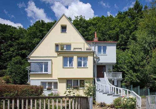 Apartmán nad Ottovkou – khách sạn tại Pozlovice