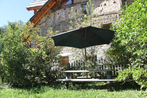 10213 Chalet d'exception nature sport et bien être sauna,jacuzzi hammam frigidarium (10213 Chalet d'exception nature sport et bien etre sauna,jacuzzi hammam frigidarium) in Cervieres (Hautes Alpes)