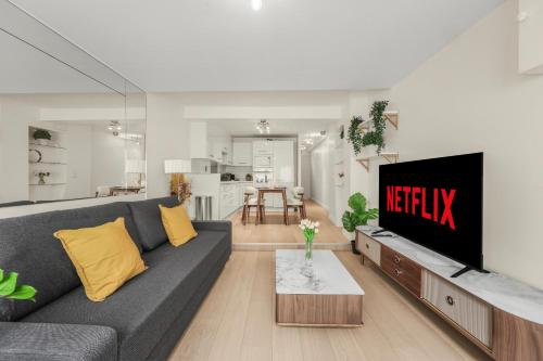 Porte Saint-Denis Stylish 1BR Central Paris Flat - image 3