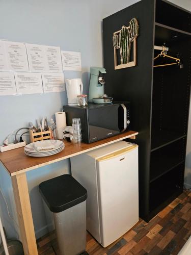 Iekārtas, Chambre avec 2 lits double, douche et WC privés - Accès autonome - Parking (Chambre avec 2 lits double, douche et WC prives - Acces autonome - Parking) in Dommartin Sous Amance