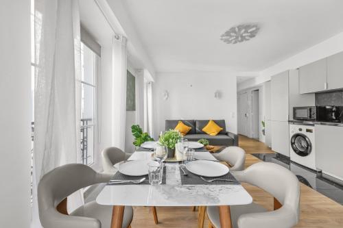 Hôtel de Ville Elegant 1BR Apartment with Netflix - image 10