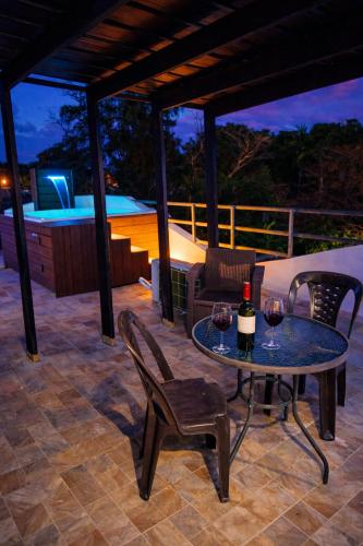 Úszómedence, Modern 3 Bedroom Penthouse Apartment with Free Parking - 6 in Playa Dorada