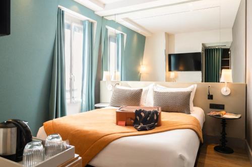 room detail thumbnail 1