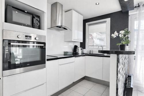Κουζίνα, 2 Mins from Train Station - Free Parking - Paris & DisneyLand - Lognes in Λόνη