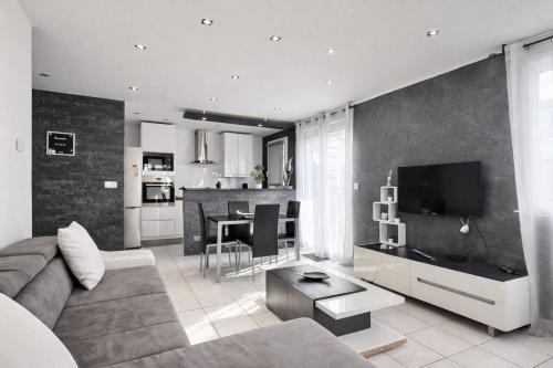 2 Mins from Train Station - Free Parking - Paris & DisneyLand - Lognes in Λόνη