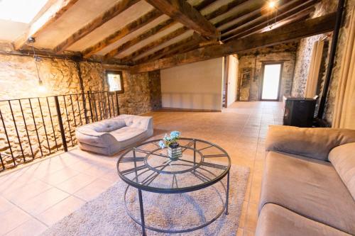 Catalunya Casas Countryside Delight between Girona and France in Sant Iscle de Colltort