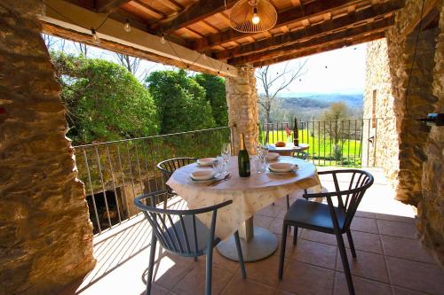 Catalunya Casas Countryside Delight between Girona and France in Sant Iscle de Colltort