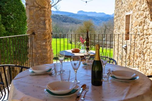 Catalunya Casas Countryside Delight between Girona and France in Sant Iscle de Colltort
