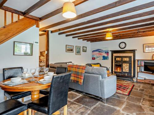 Iekārtas, 2 Bed in Crickhowell oc-bn052 in Llangynidr